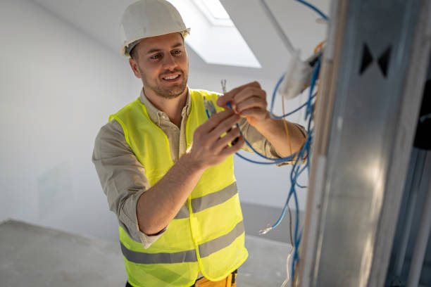 Best Emergency Electrical Repair  in Milwaukee, WI